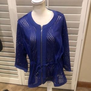 Chico’s Zenergy jacket. Zipper front and drawstring waist. Very sharp.